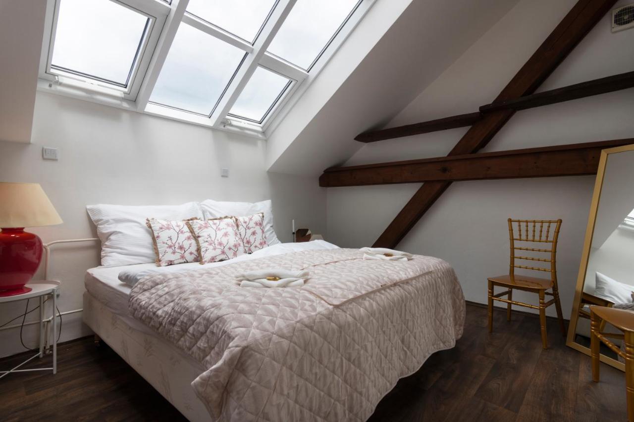 Golden Tree Loft In The Heart Of Prague Apartman Kültér fotó