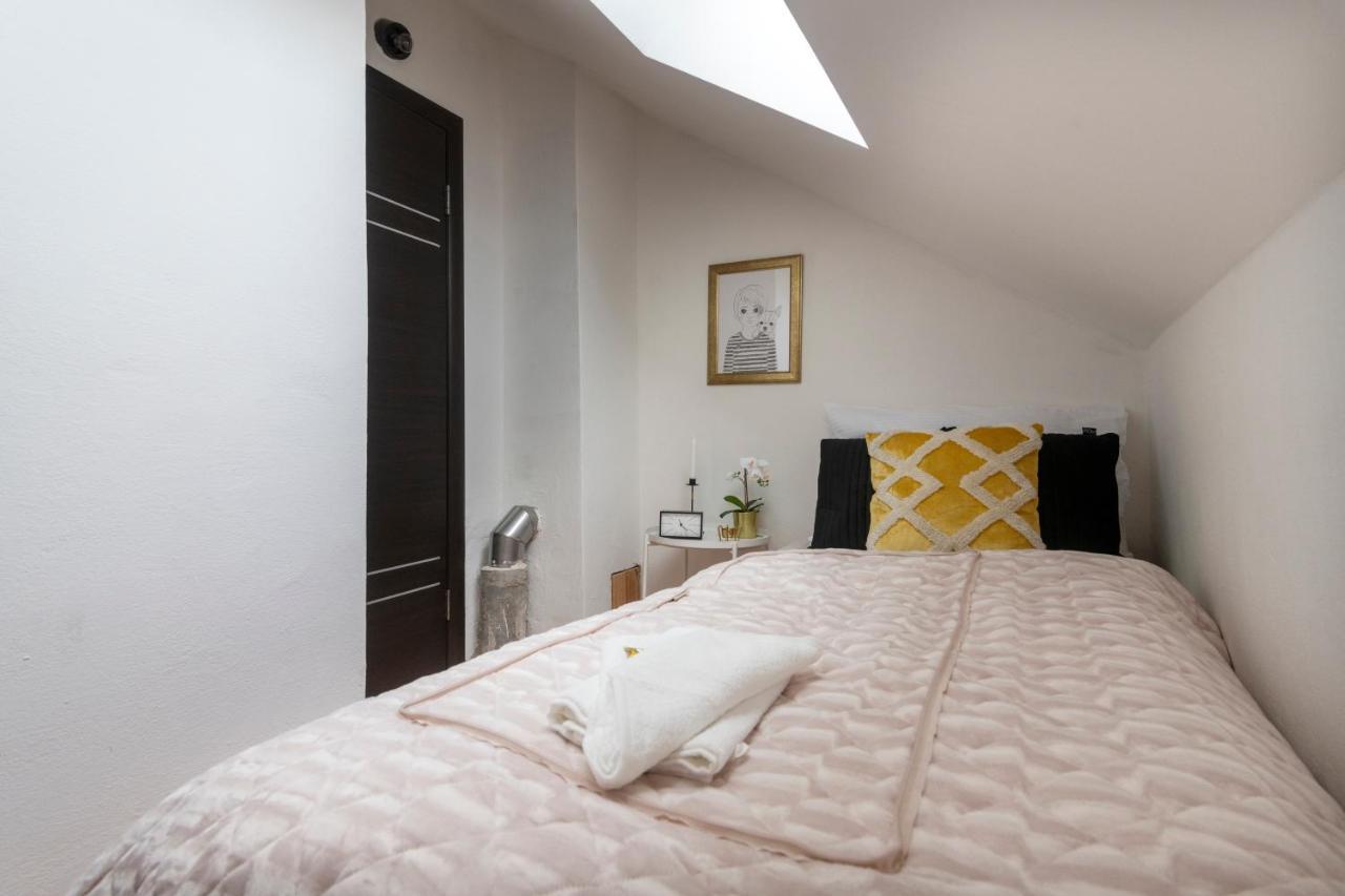 Golden Tree Loft In The Heart Of Prague Apartman Kültér fotó